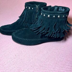 Minnetonka Turquoise Black Suede Fringe Studded Ankle Boots Womens 7